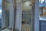 River Lodge: Master Suite Bathroom